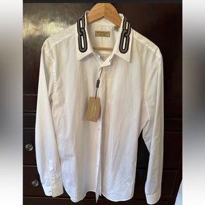 New with Tags Men’s Burberry Appliqué Collar dress shirt 43/17